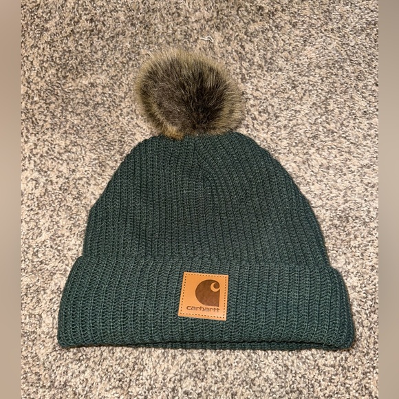 Carhartt Accessories - Women’s Carhartt beanie!
